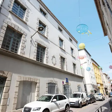 Bright Spacious Well-equipped Appartamento