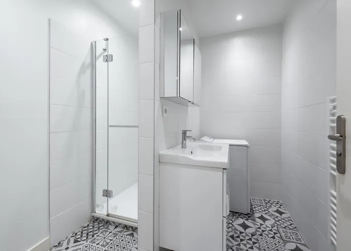 Bright Spacious Well-equipped Apartman *